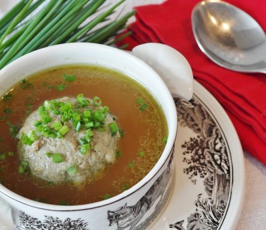 Poctivý domácí vývar jako od babičky postaví na nohy každého