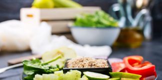 5 nejšílenějších diet historie: Je libo hubnutí s tasemnicí nebo zlatou rybkou? Bizarní diety